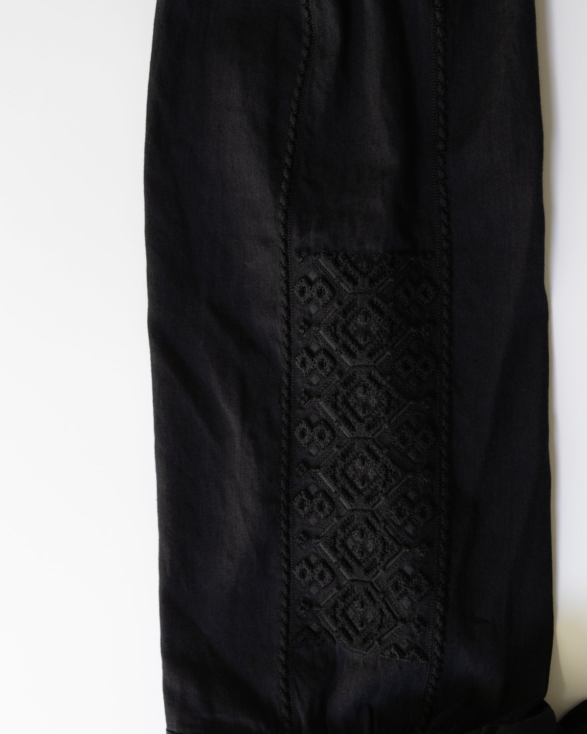 COTTON CHAMBRAY EMBROIDERY SKIPPER SHIRT - BLACK