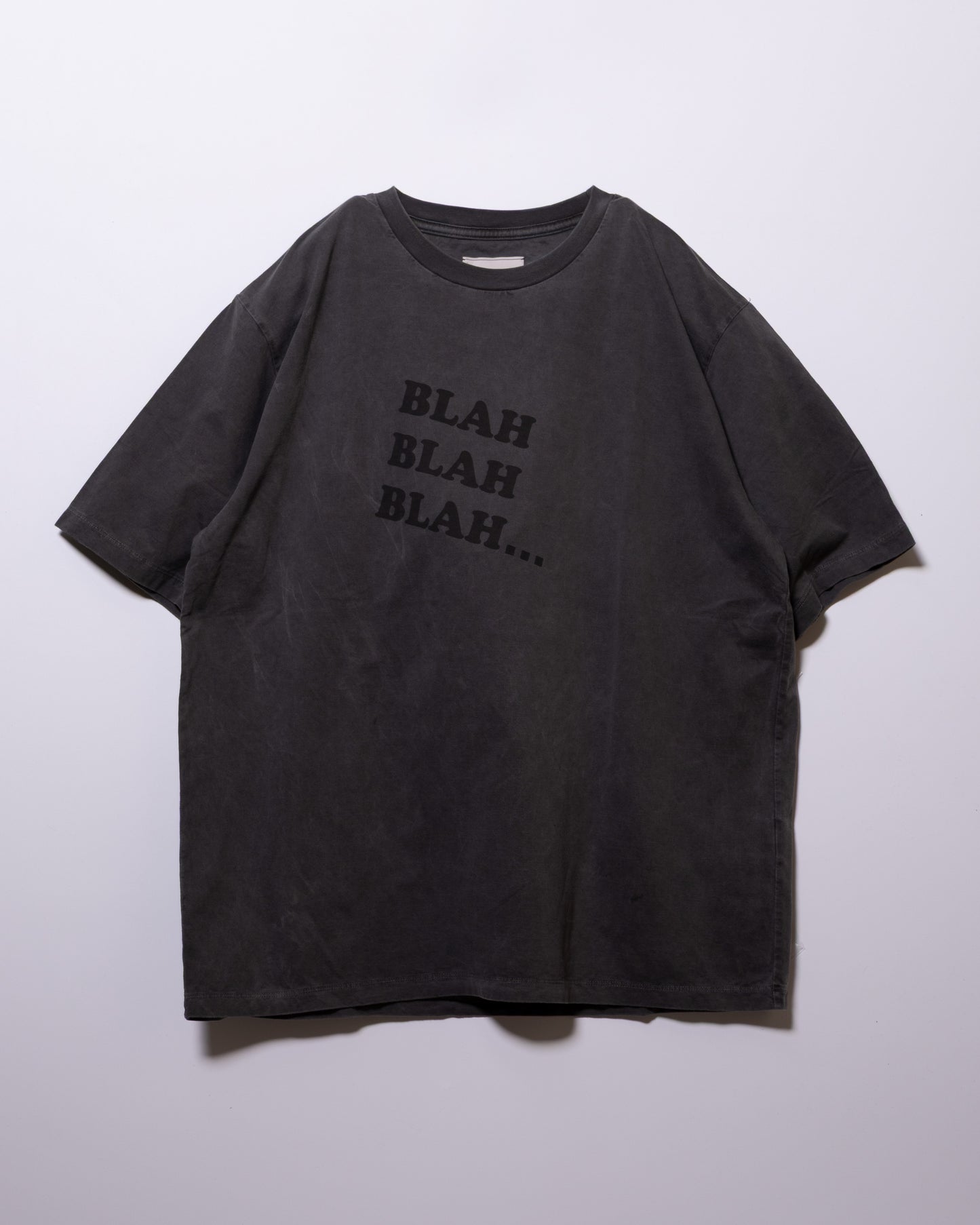 60 ROYAL COTTON CROSS JERSEY "BLAH BLAH BLAH..." PRINT T-SHIRT - SMOKE BLACK