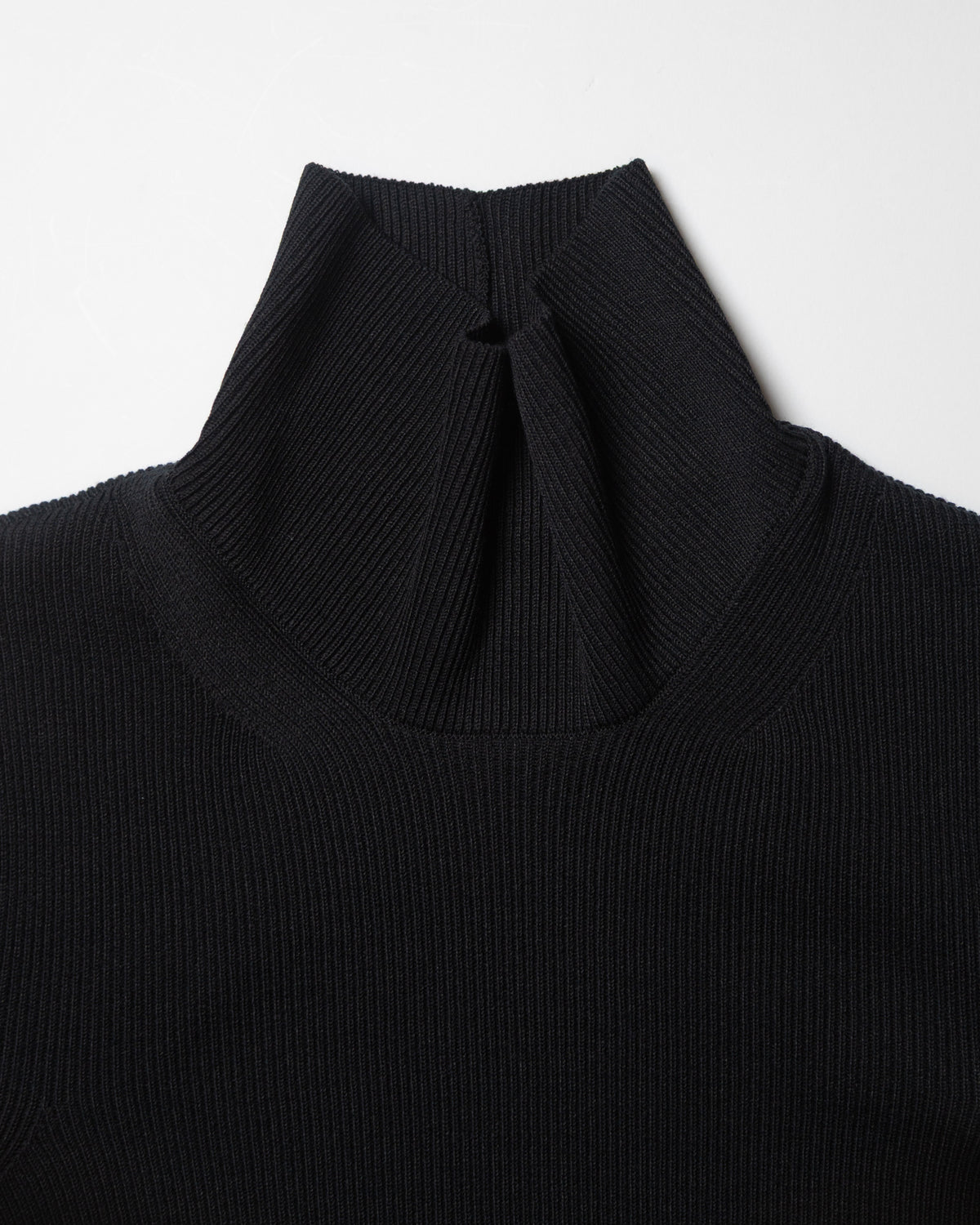 FCR HIGH NECK KNIT - BLACK