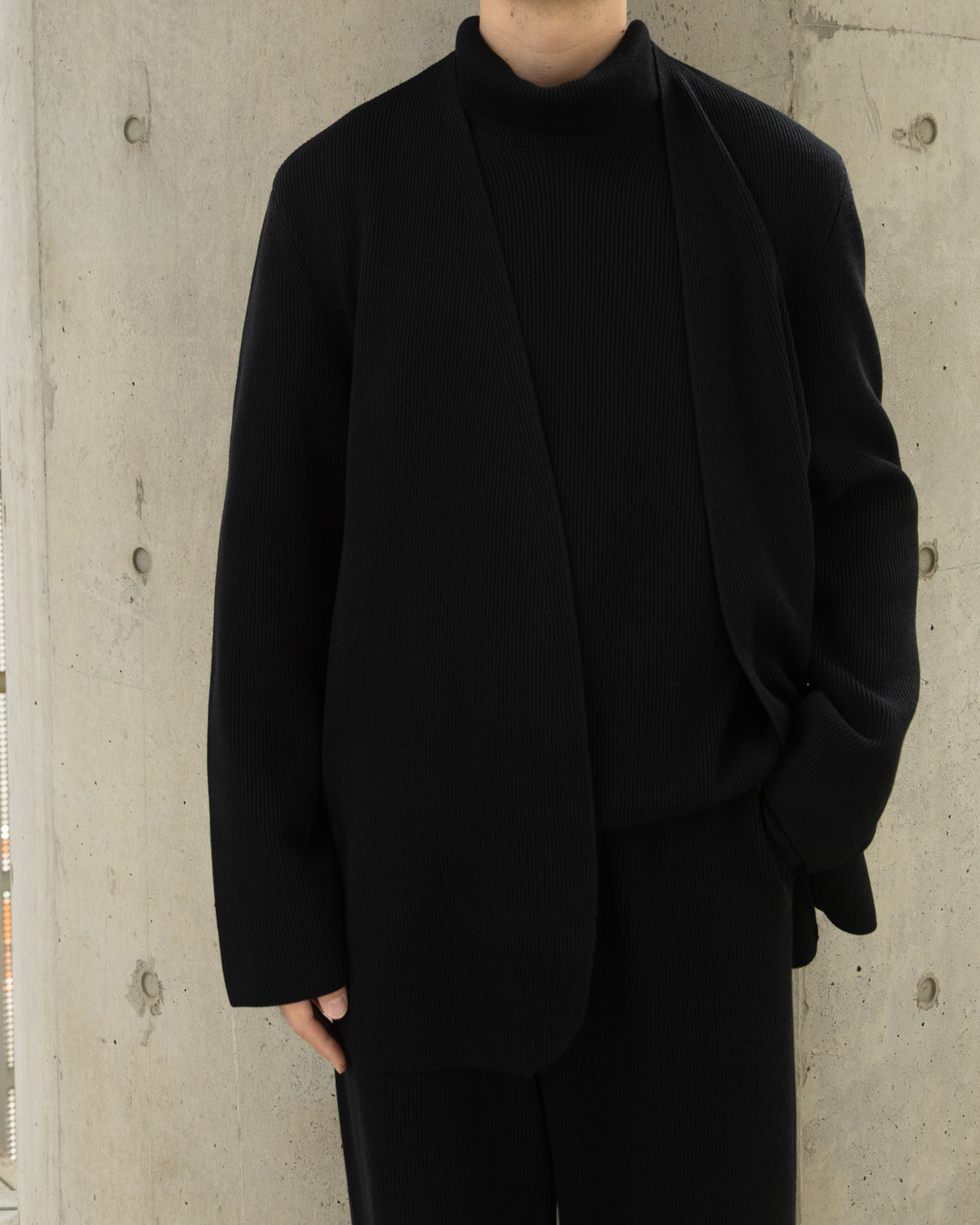 FCR HIGH NECK KNIT - BLACK