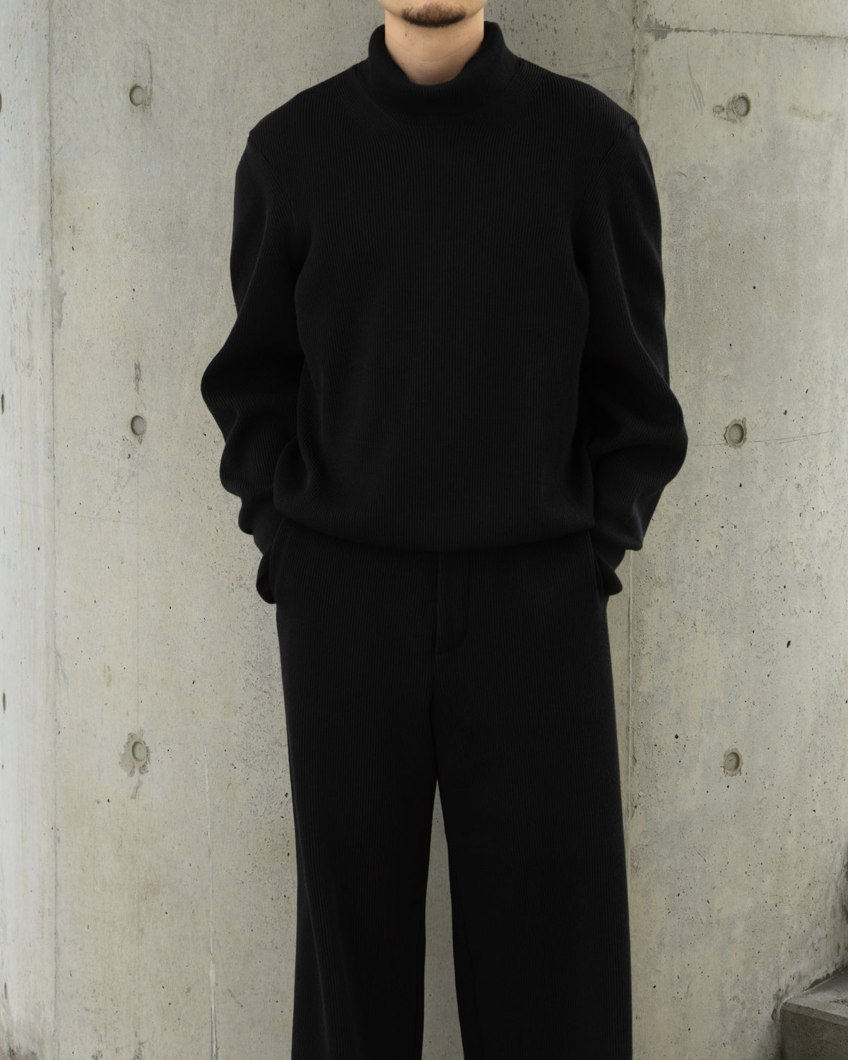 FCR HIGH NECK KNIT - BLACK