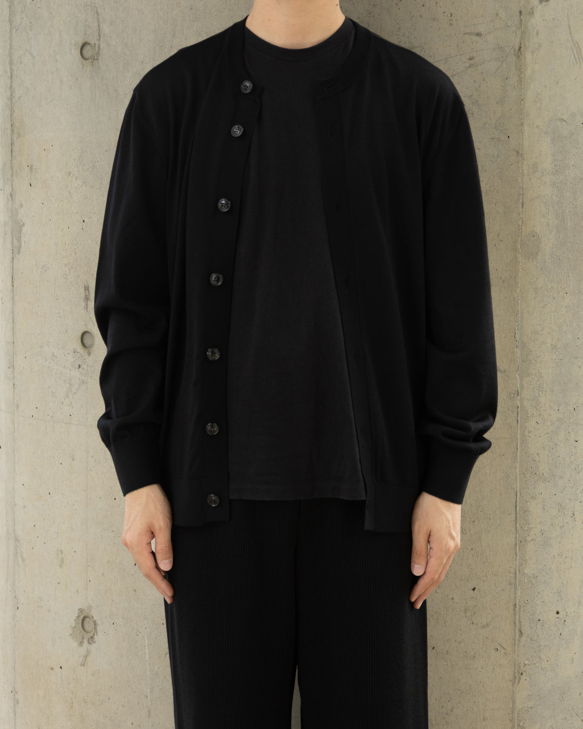 EFM KNIT CARDIGAN - BLACK