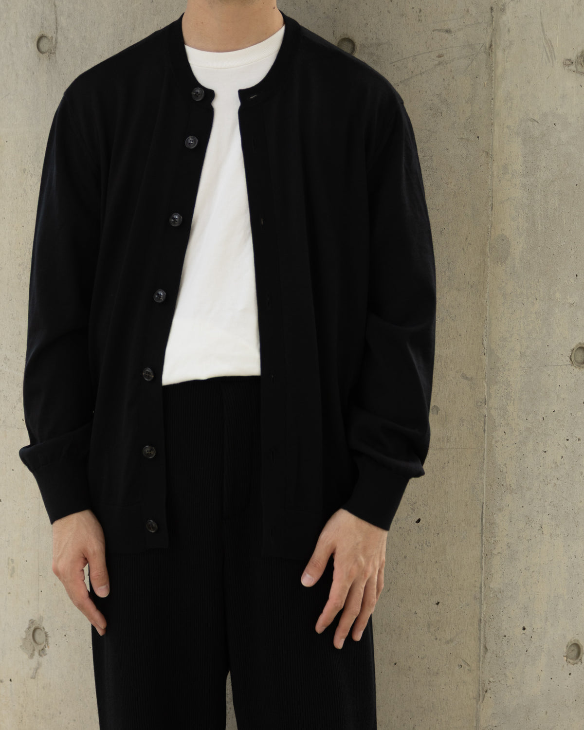 EFM KNIT CARDIGAN - BLACK